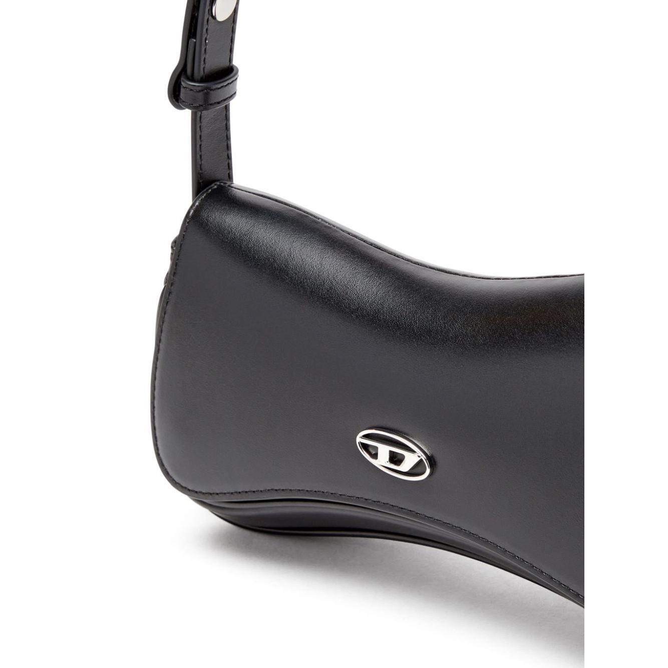 Front view with bag zipped and handles upright.