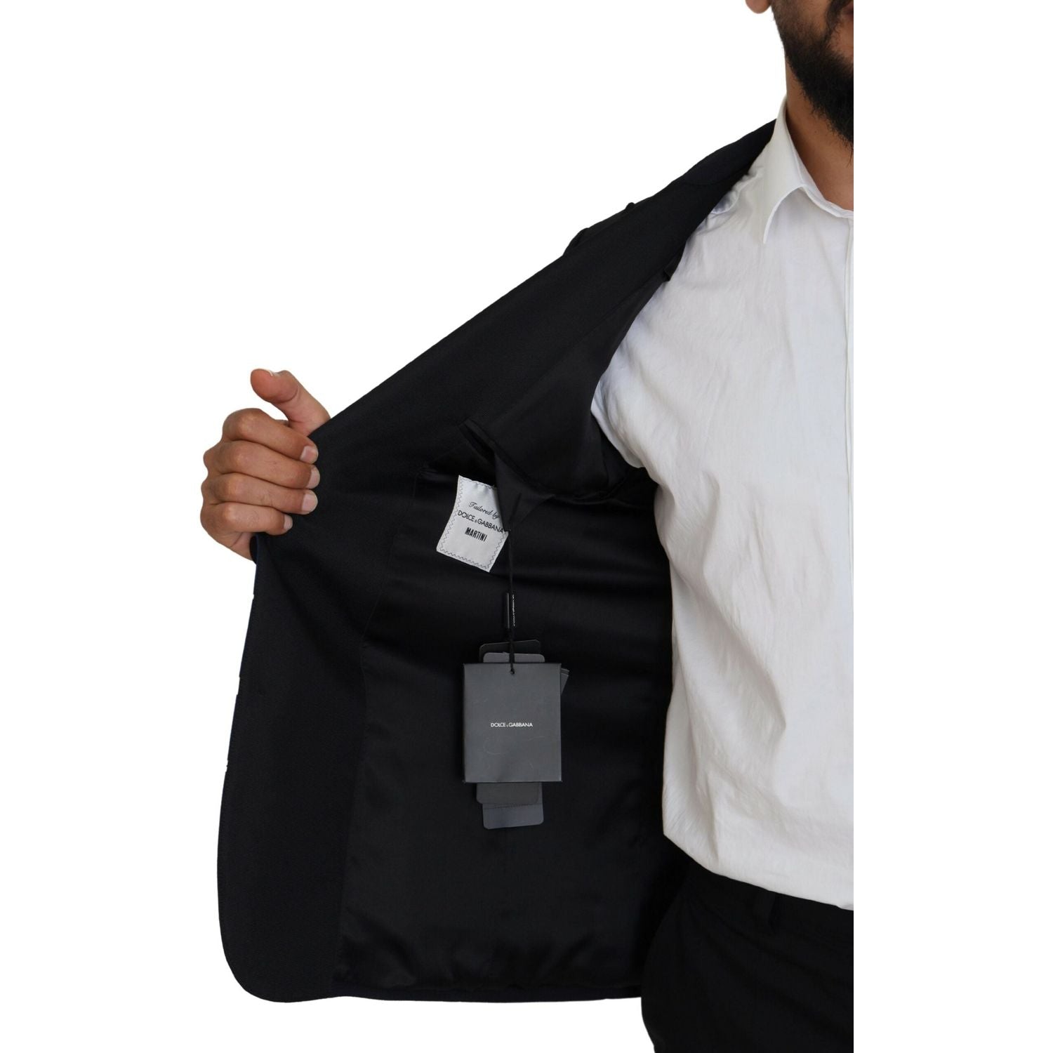 Front view with bag zipped and handles upright.