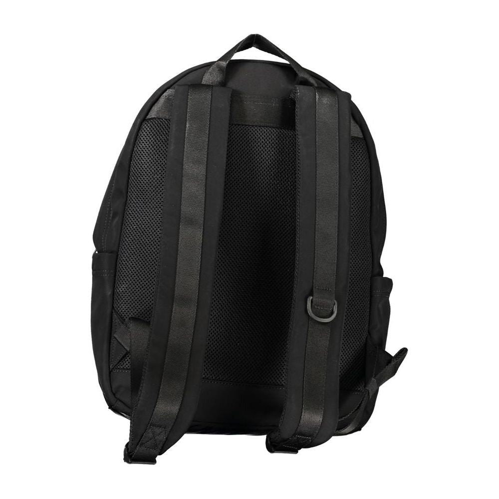 Front view with bag zipped and handles upright.