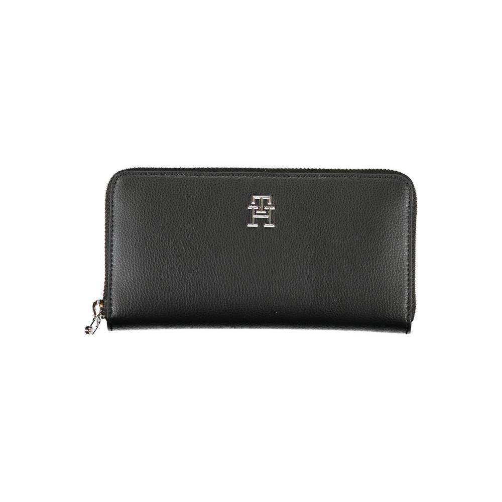 Tommy Hilfiger Sleek Zippered Black Wallet with Multiple Compartments Tommy Hilfiger