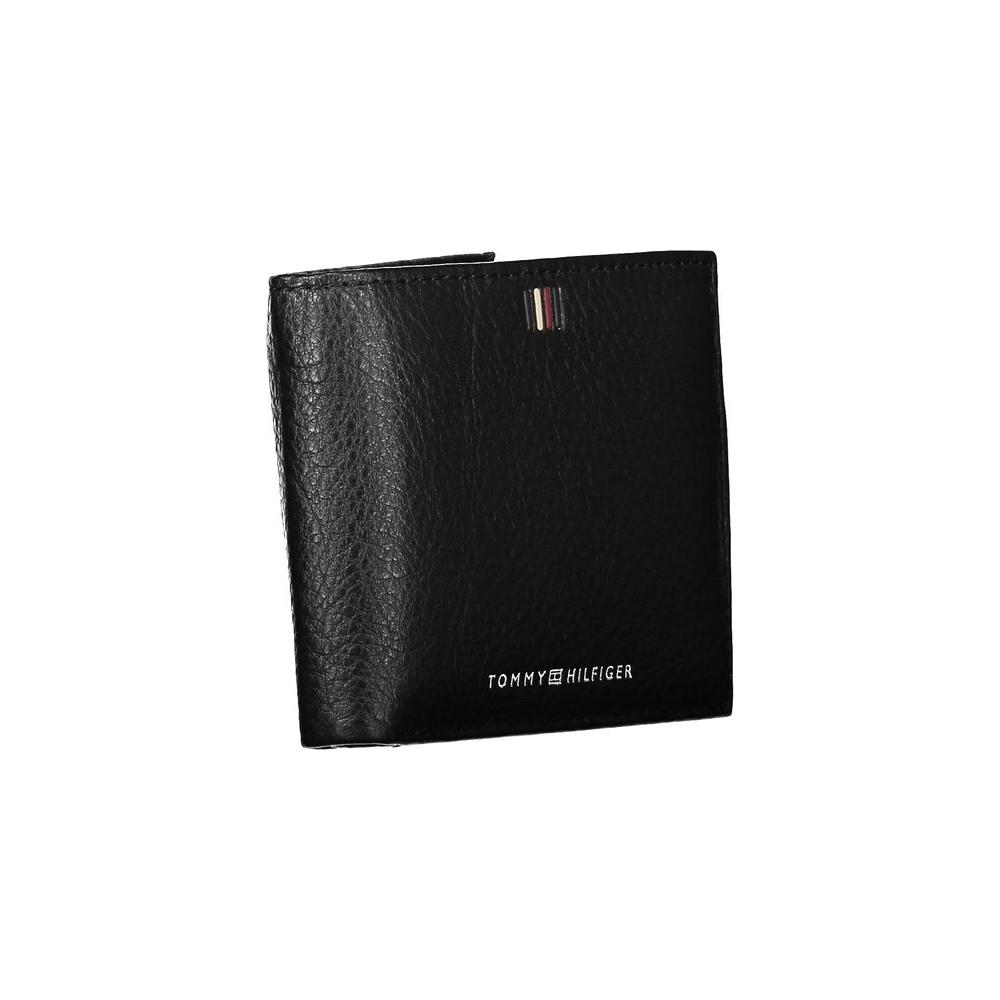 Tommy Hilfiger Sleek Black Leather Wallet with Ample Storage Tommy Hilfiger