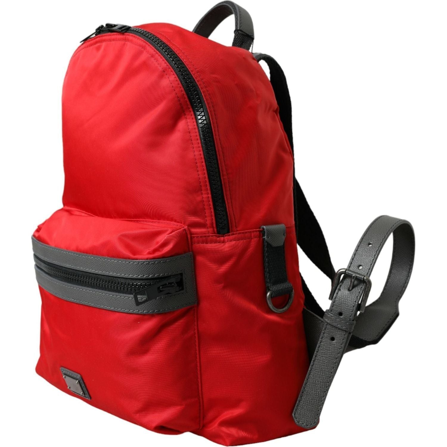 Front view with bag zipped and handles upright.