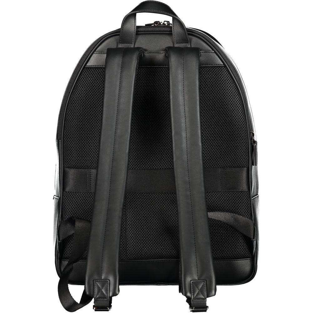 Front view with bag zipped and handles upright.