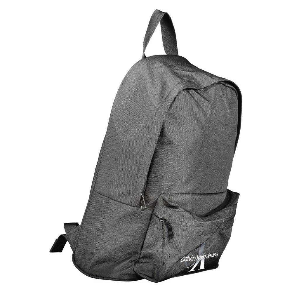 Front view with bag zipped and handles upright.