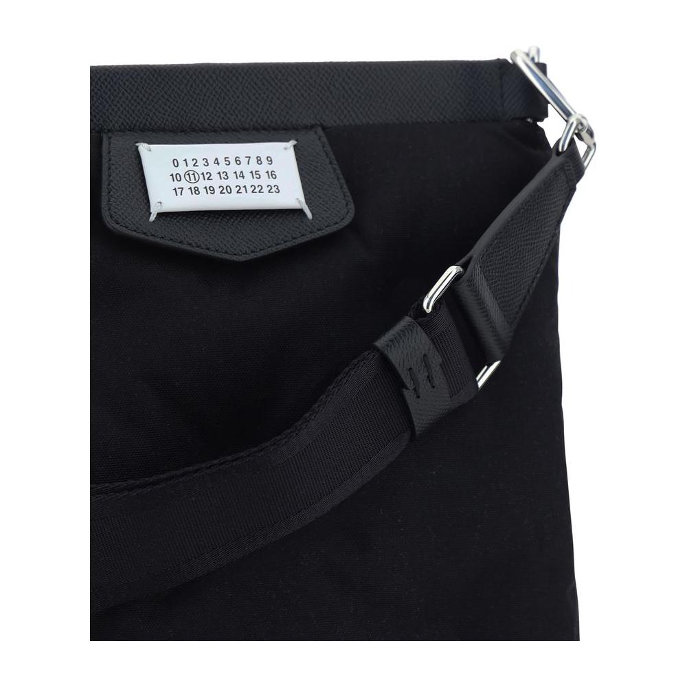 Front view with bag zipped and handles upright.