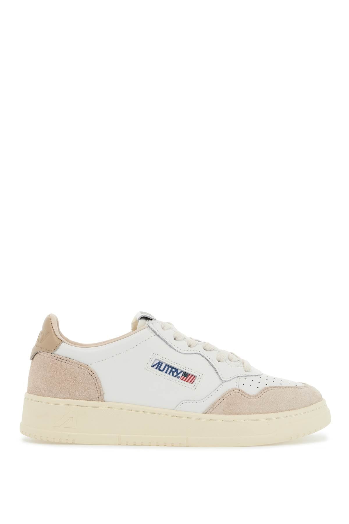 Autry leather medalist low sneakers