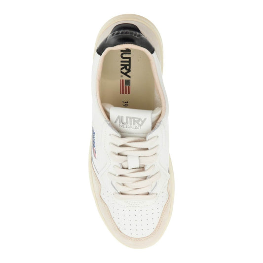 Autry leather medalist low sneakers Sneakers Autry